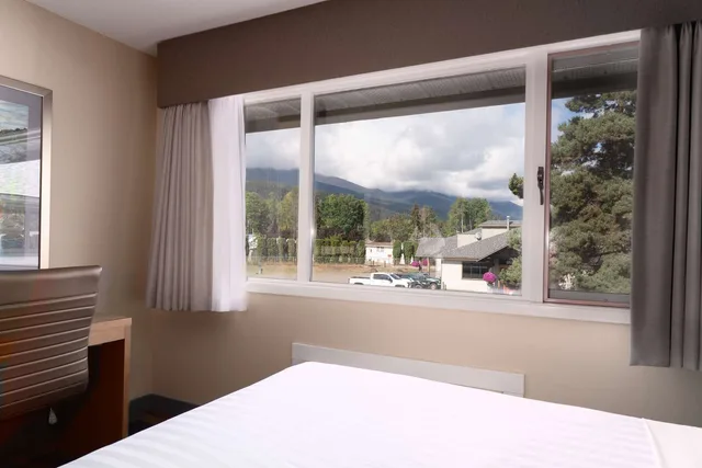 Room, 2 Queen Beds, Mountain View, Prestige Hudson Bay Lodge & Conference Centre, WorldHotels 4/6
