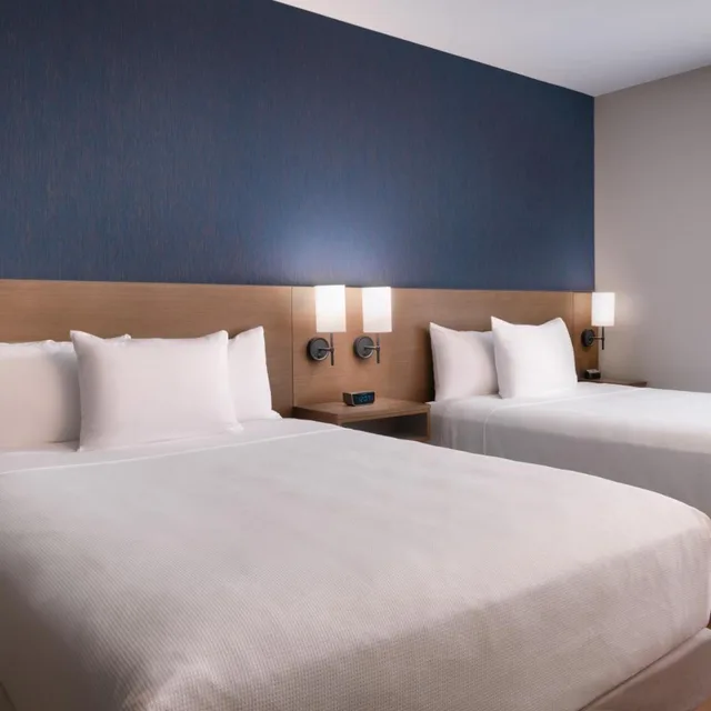 غرفة قياسية بسريرين كوين مع أريكة، Hyatt Place Fayetteville/Springdale 1/5