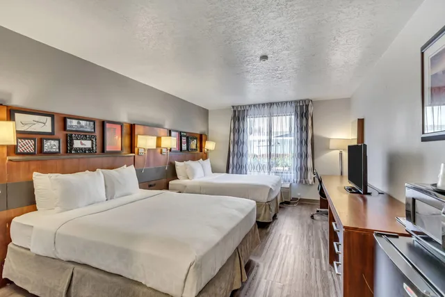 غرفة بسريرين كوين، Clarion Inn Salt Lake City Airport 8/10