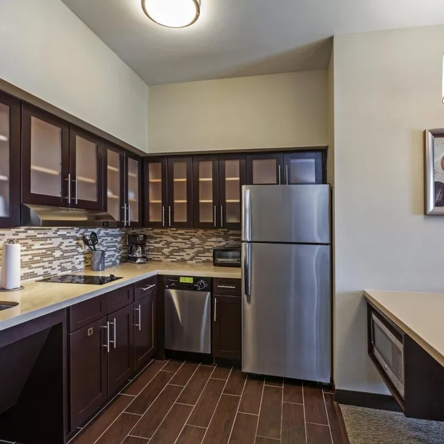 غرفة بسرير كوين لذوي الإعاقة، Staybridge Suites FORT WORTH - FOSSIL CREEK 2/2