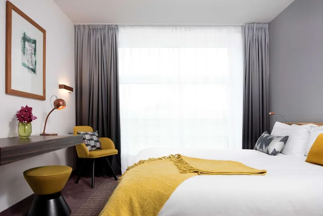Art, Queen Bed، ART'OTEL BERLIN MITTE 3/6