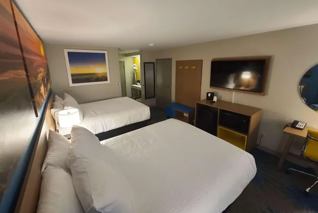 غرفة بسريرين كوين، Days Inn by Wyndham Johnson Creek 2/2