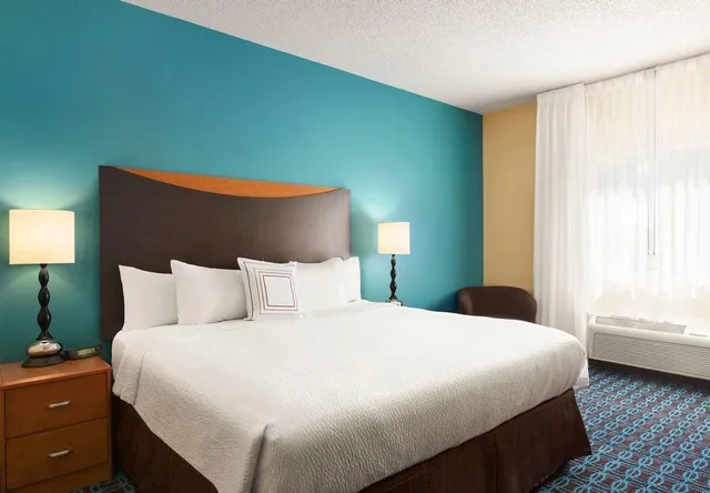 Room, King Bed, Comfort Inn & Suites Oklahoma City, OK 3/7