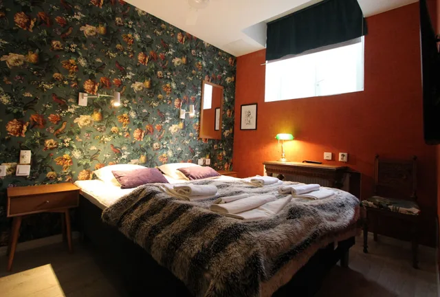 Room, Twin Beds, Shared Bathroom, Skanstulls Hostel 1/2