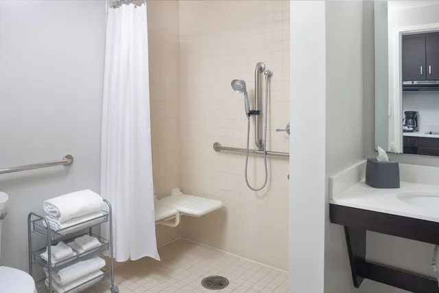 جناح بسريرين كوين بغرفتي نوم لذوي الإعاقة، TOWNEPLACE SUITES LATHAM ALBANY AIRPORT 7/10