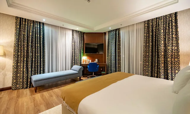 Wellborn King Suite, Wellborn Luxury Hotel 5/9