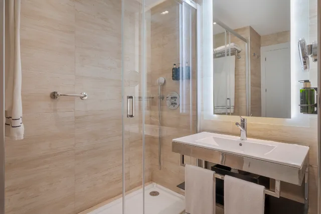غرفة تنفيذية بإطلالة على البحر، Melia Alicante 5/9