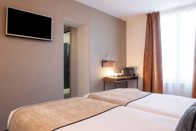 غرفة بسرير مزدوج أو سريرين منفصلين بإطلالة على الفناء، Hotel Helussi 3/7