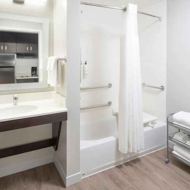 جناح بسرير كينج بغرفة نوم واحدة مع أريكة لذوي الإعاقة، TOWNEPLACE SUITES LATHAM ALBANY AIRPORT 7/10