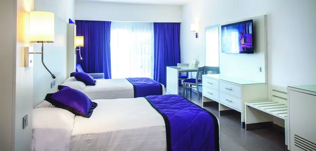جناح إليت كلوب جونيور ديلوكس بسرير كينج، Hotel RIU Palace Macao - Adults Only - All Inclusive Elite Club 3/7