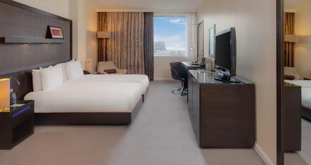 Room, Twin Beds, Hilton London Canary Wharf 7/15