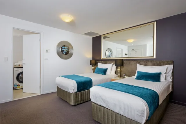 2 Bedrooms, Heritage, Apartment, 2 King Beds، Treasury on Collins 3/5