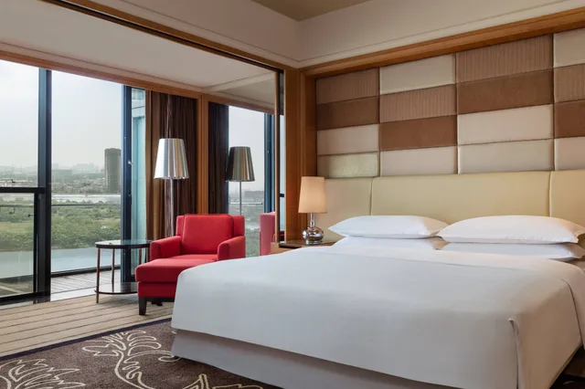 غرفة بسرير كينج بإطلالة على النهر، Sheraton Shunde 3/10