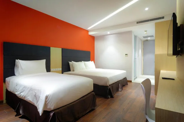 غرفة عائلية بسرير كوين وسرير فردي، The Klagan Riverson Hotel & Residence 1/2
