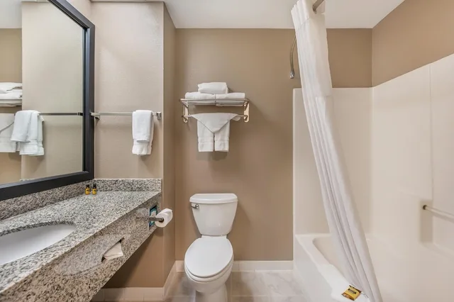 Standard, 2 Queen Beds, Best Western Plus Boulder Louisville 10/10