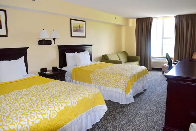 غرفة بسريرين كوين، Days Inn & Suites By Wyndham Tucker/Northlake 2/7