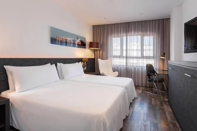 غرفة ثلاثية، Hotel Cadiz Paseo Del Mar Affiliated By Melia 1/10
