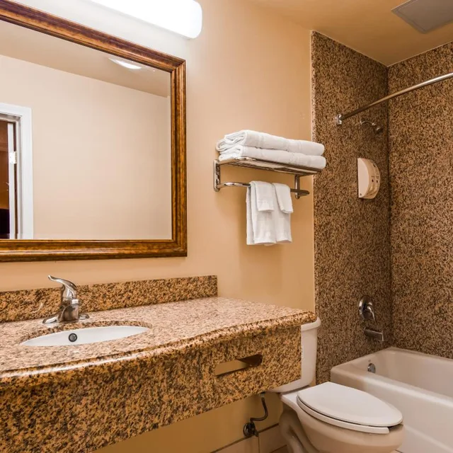 جناح ديلوكس بسرير كوين، Motel6 South Gate, CA 6/10