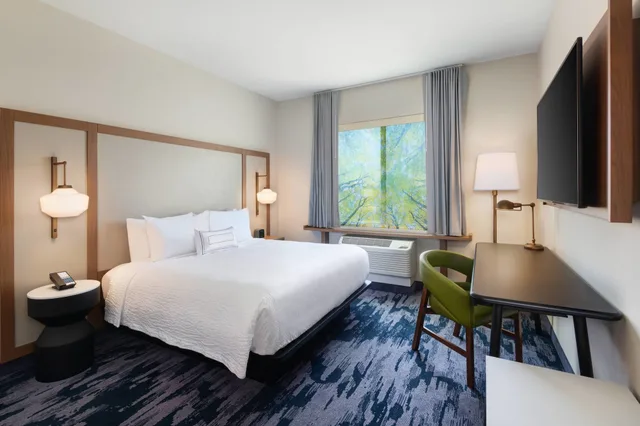 غرفة بسرير كينج، Fairfield Inn & Suites By Marriott Lexington East/I-75 1/1