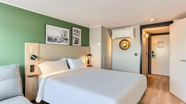غرفة قياسية بسرير كوين مع أريكة، CAMPANILE MONTPELLIER SUD 7/9