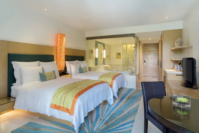 Room, 2 Double Beds, Lagoon View, Balcony، Renaissance Phuket Resort And Spa 1/8