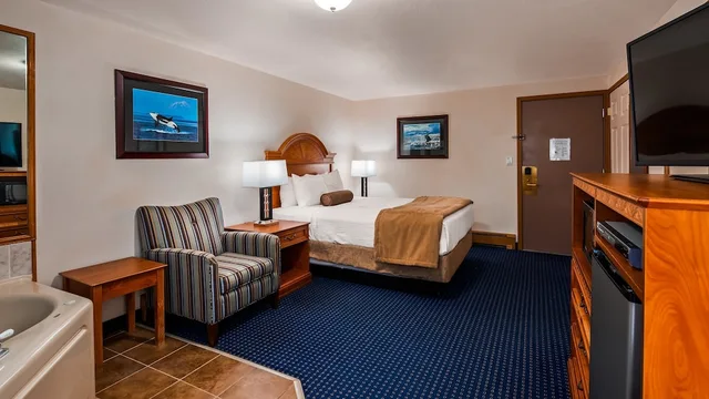 Standard, Queen Bed, Jetted Tub, Best Western Valdez Harbor Inn 1/2