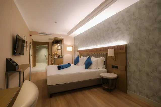 Room, Twin Beds, City View, Sofa, Ramada Encore by Wyndham Konya Karatay 2/9