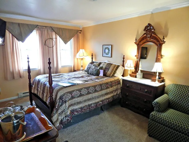 غرفة بسرير كينج، Battlefield Bed &amp; Breakfast Inn 4/9