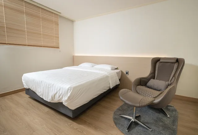 Kensington, Renovated, Junior Suite, 3 Double Beds، Kensington Resort Gyeongju 4/7
