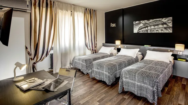 Comfort, Quadruple, 4 Beds, Radio Hotel 2/3