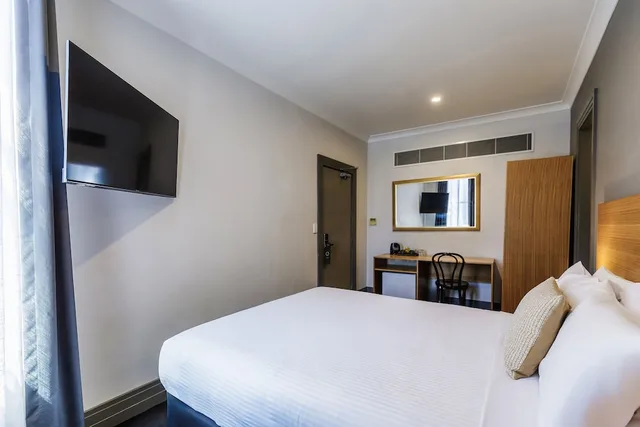 غرفة قياسية بسرير كوين، Royal Exhibition Hotel 2/10