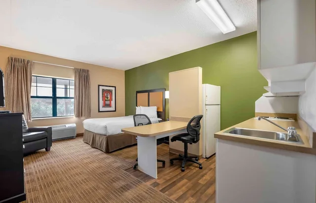 Studio, King Bed, Extended Stay America Chicago - Itasca 2/4