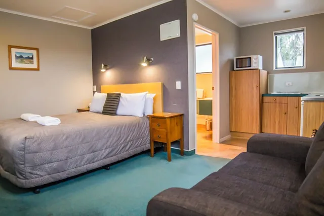 استوديو بسرير كينج، Te Anau Lakeview Kiwi Holiday Park Motels 1/9
