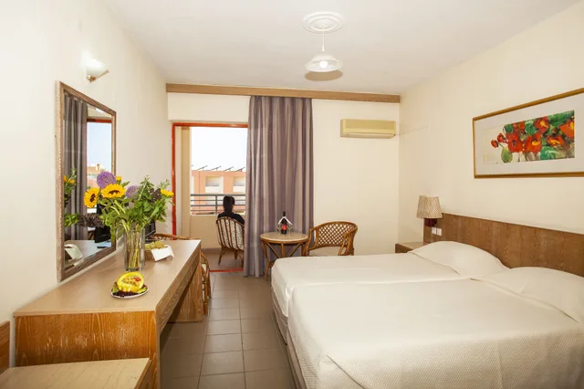 غرفة قياسية ثلاثية بسرير مزدوج وسرير فردي، Rethymno Village 5/10