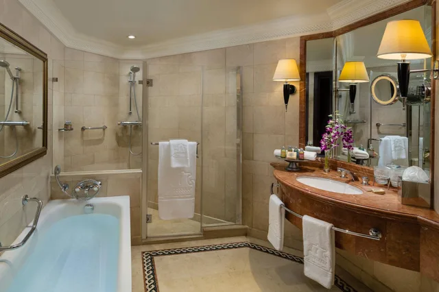 Premium, Twin Beds, Club Lounge Access, Smoking, Intercontinental Phoenicia Beirut 4/5