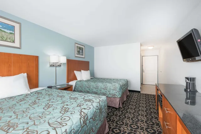 غرفة قياسية بسريرين كوين، Days Inn by Wyndham Watertown Fort Drum 1/1