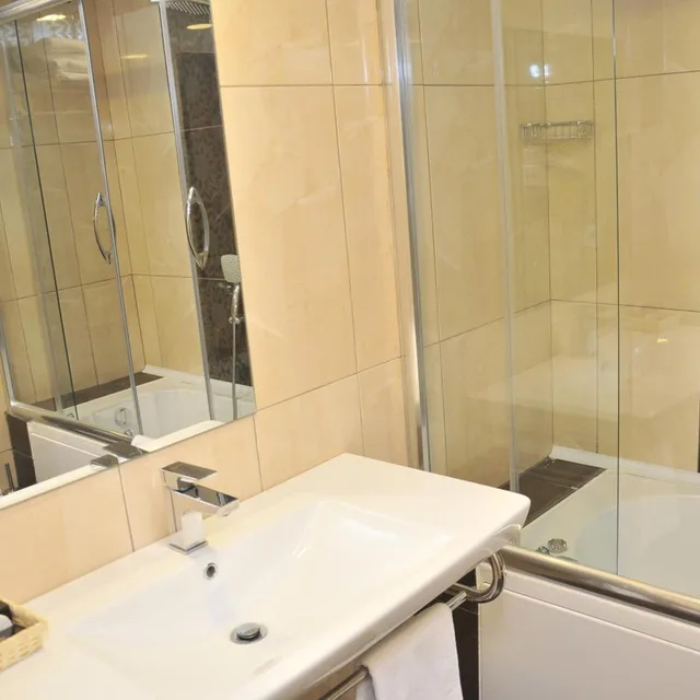 غرفة ثلاثية، Esila Hotel 7/10