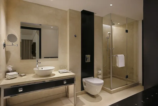 غرفة بريميوم بسرير كينج، Crowne Plaza Pune City Centre 5/9