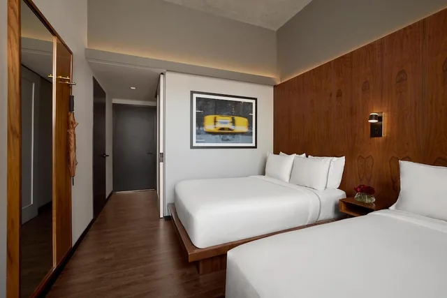 غرفة بسريرين مزدوجين لذوي الإعاقة، Grayson Hotel in the Unbound Collection by Hyatt 1/7