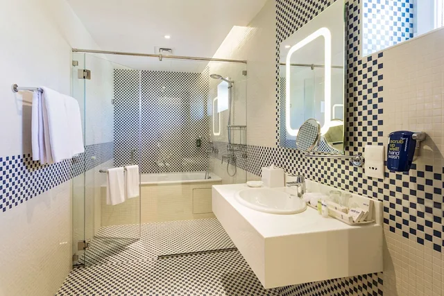 شاليه بسريرين منفصلين بشرفة بغرفة نوم واحدة، Park Inn by Radisson Hotel and Residence Duqm 6/6