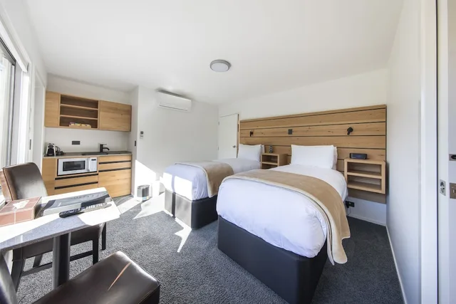 2 Bedrooms, Family, Apartment, King and Twin Beds, Mountain View, 2 Bathrooms، Lomond Lodge 2/7