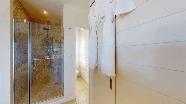 2 Bedrooms, Suite, Beach Front، Bon Azur Beachfront Suites Penthouses By Lov 7/8