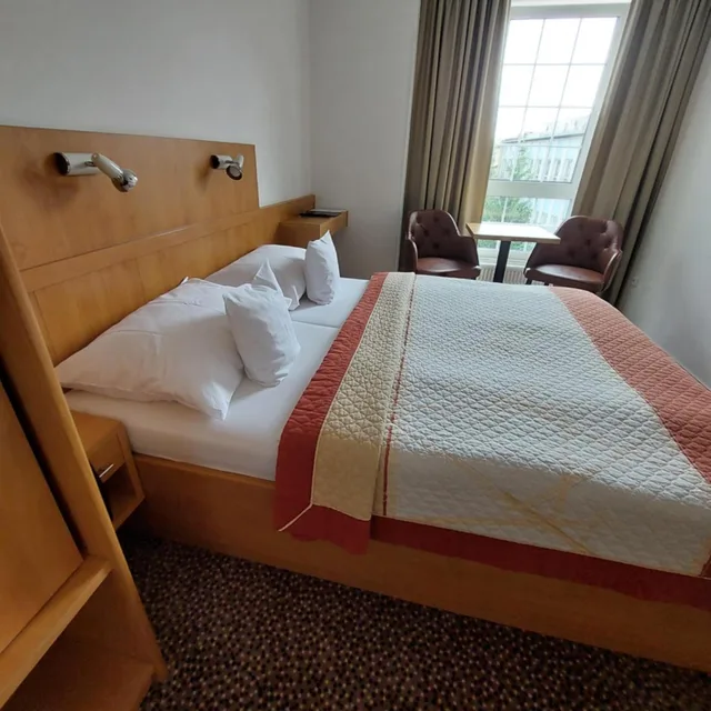 جناح عائلي، Hotel Avion 7/11