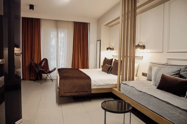 Sir, Comfort, Suite, Queen Bed, Sofa، Sir Athens 2/10