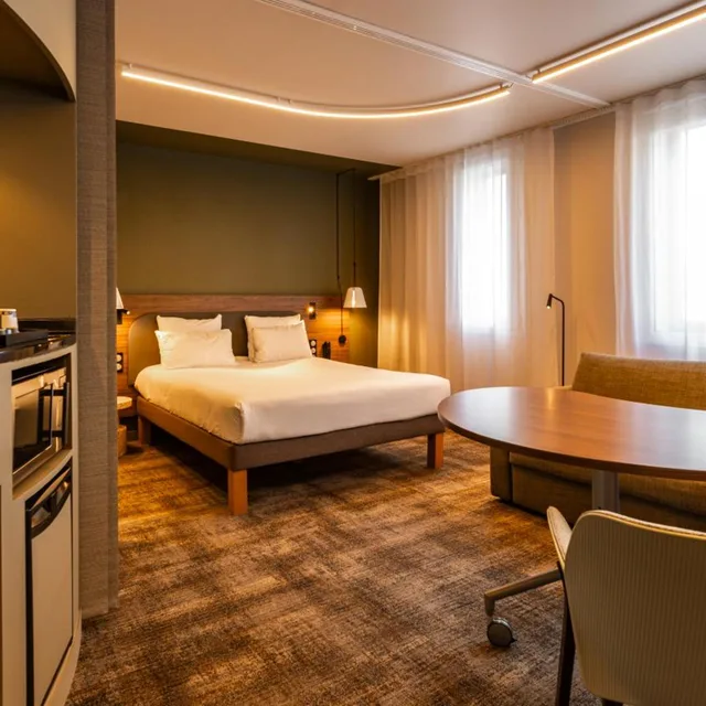 جناح سوبيريور بسريرين منفصلين وسرير كينج، Novotel Suites Reims Centre 2/10