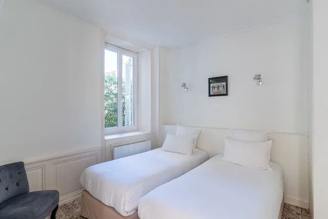 Suite, 1 Double and 3 Single Beds، Urban Style Francois 1er 2/10