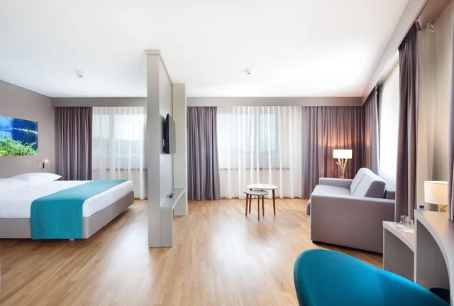 جناح جونيور بسرير كينج، Aquatis Hotel 1/4