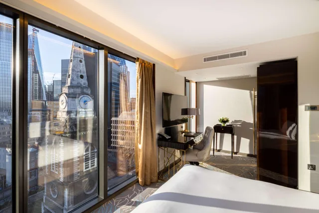 Botolph, Suite, Corner، Leonardo Hotel London Aldgate 1/3