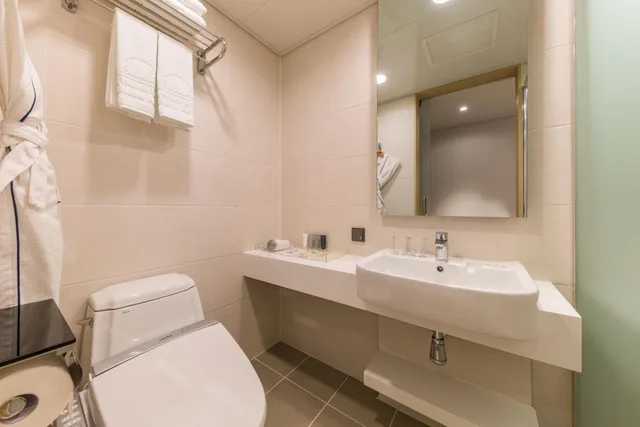 Deluxe, Residence, Double Bed, Days Hotel & Suites by Wyndham Incheon Airport 1/1