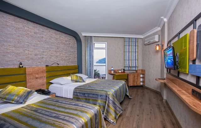 Superior, Lateral Side Sea View، Monart City Hotel All Inclusive 1/1